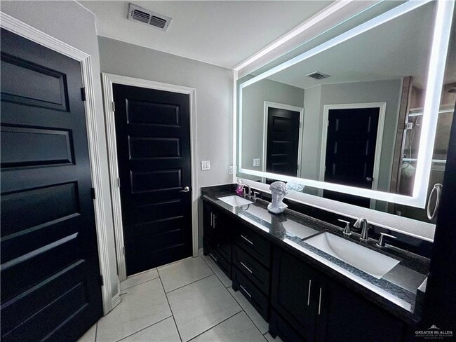 Building Photo - 25 Brightwood Ave