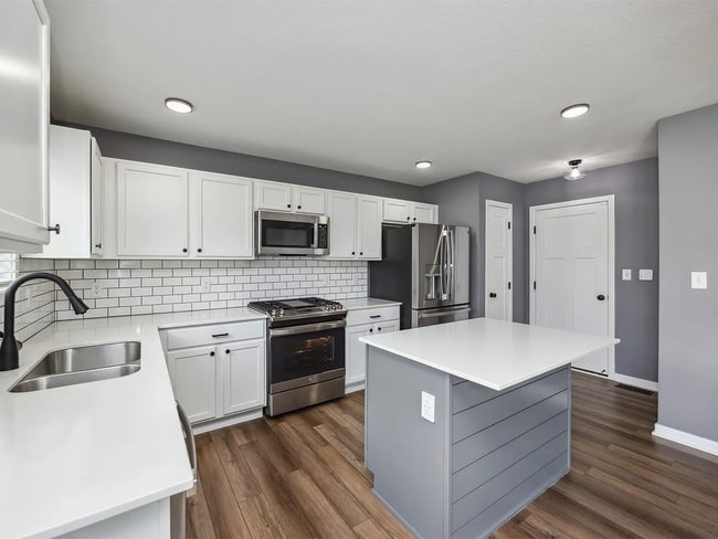 Building Photo - Bright & Modern 4-Bedroom Home in Deer Cre...