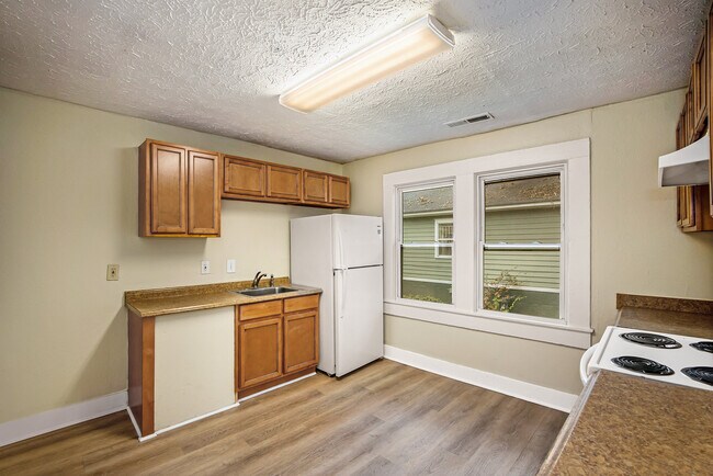 Building Photo - 1162 Sims St SW