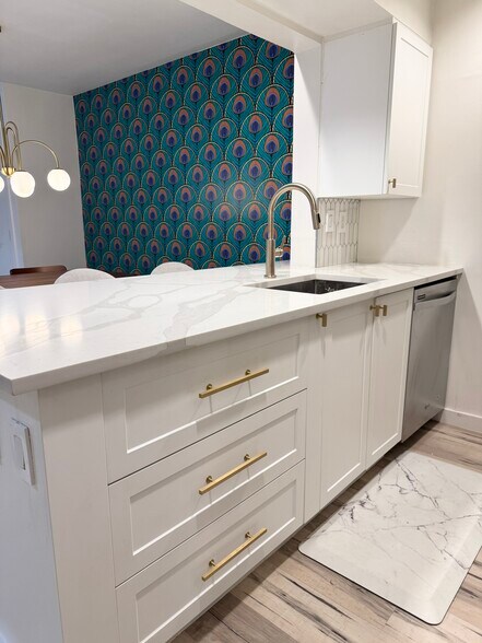 Kitchen - 3711 Holland Ave