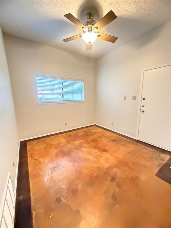 Building Photo - 1620 Waterston Ave