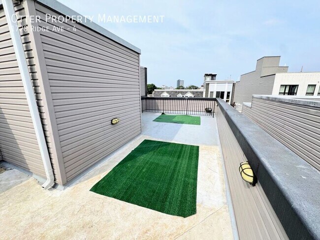 Building Photo - 1728 Ridge Ave