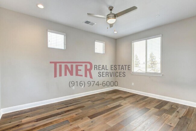 Building Photo - Huntington Sierra Oaks Gem with Fabulous A...