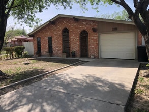 Building Photo - 2000 S 32nd St