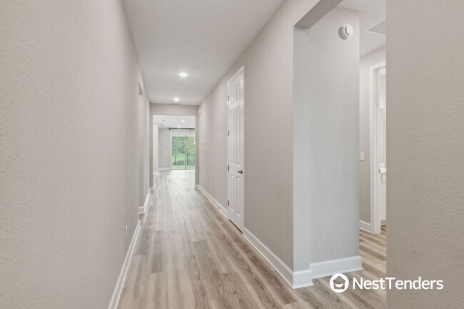 Building Photo - Enjoy Resort-Style Amenities in Beautiful ...