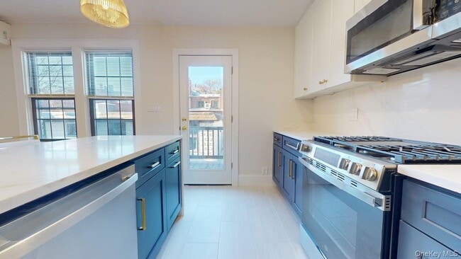 Building Photo - 88-37 62nd Dr