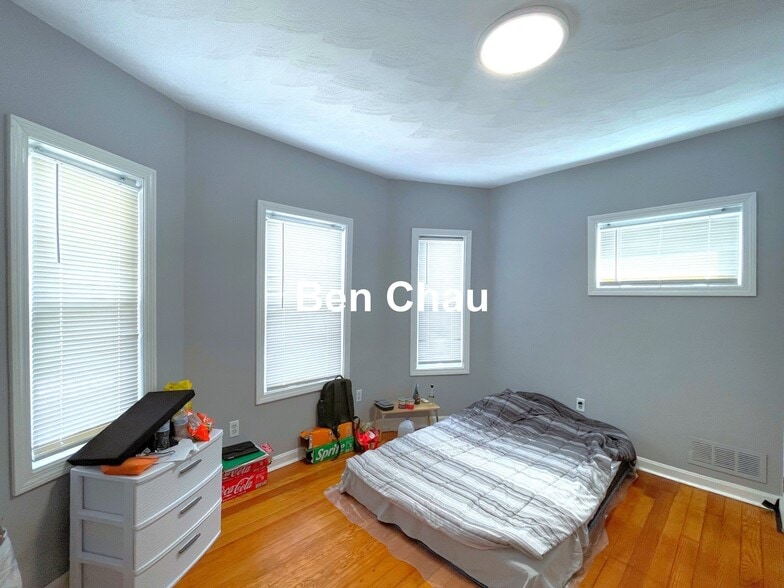 Building Photo - 48 Derby St