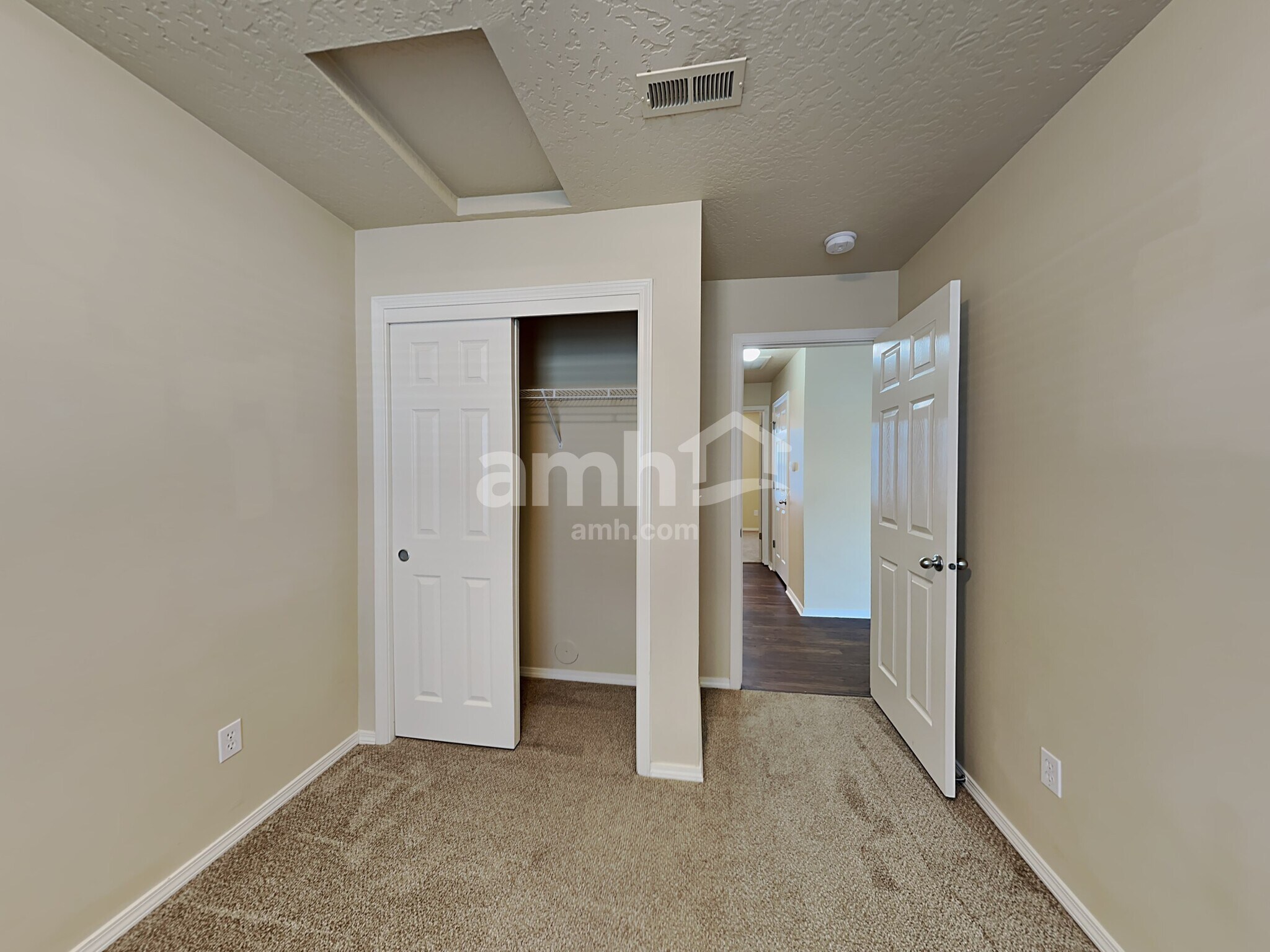 Building Photo - 211 Parkmont Way