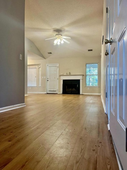 Building Photo - 524 Beverly Dr