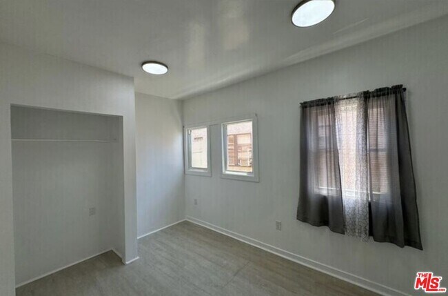 Building Photo - 1111 Orizaba Ave