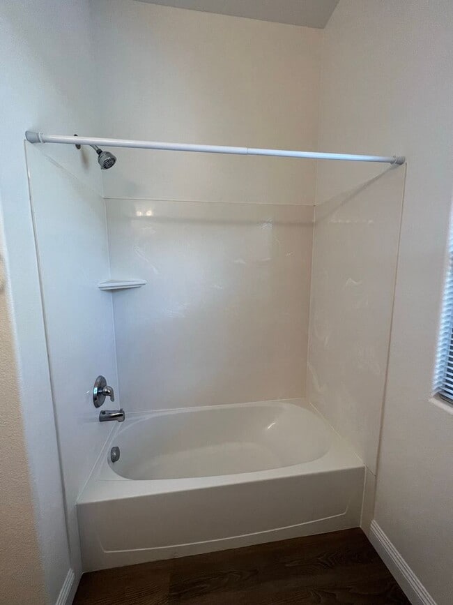 Building Photo - Beautifully remodeled 3 bedroom 2 bathroom downstairs condo right next to the pool!!