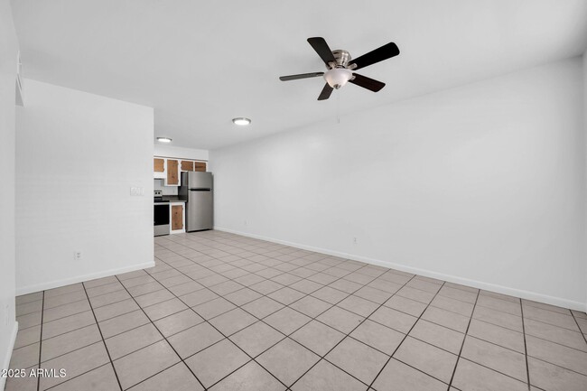 Building Photo - 2701 E Tierra Buena Ln
