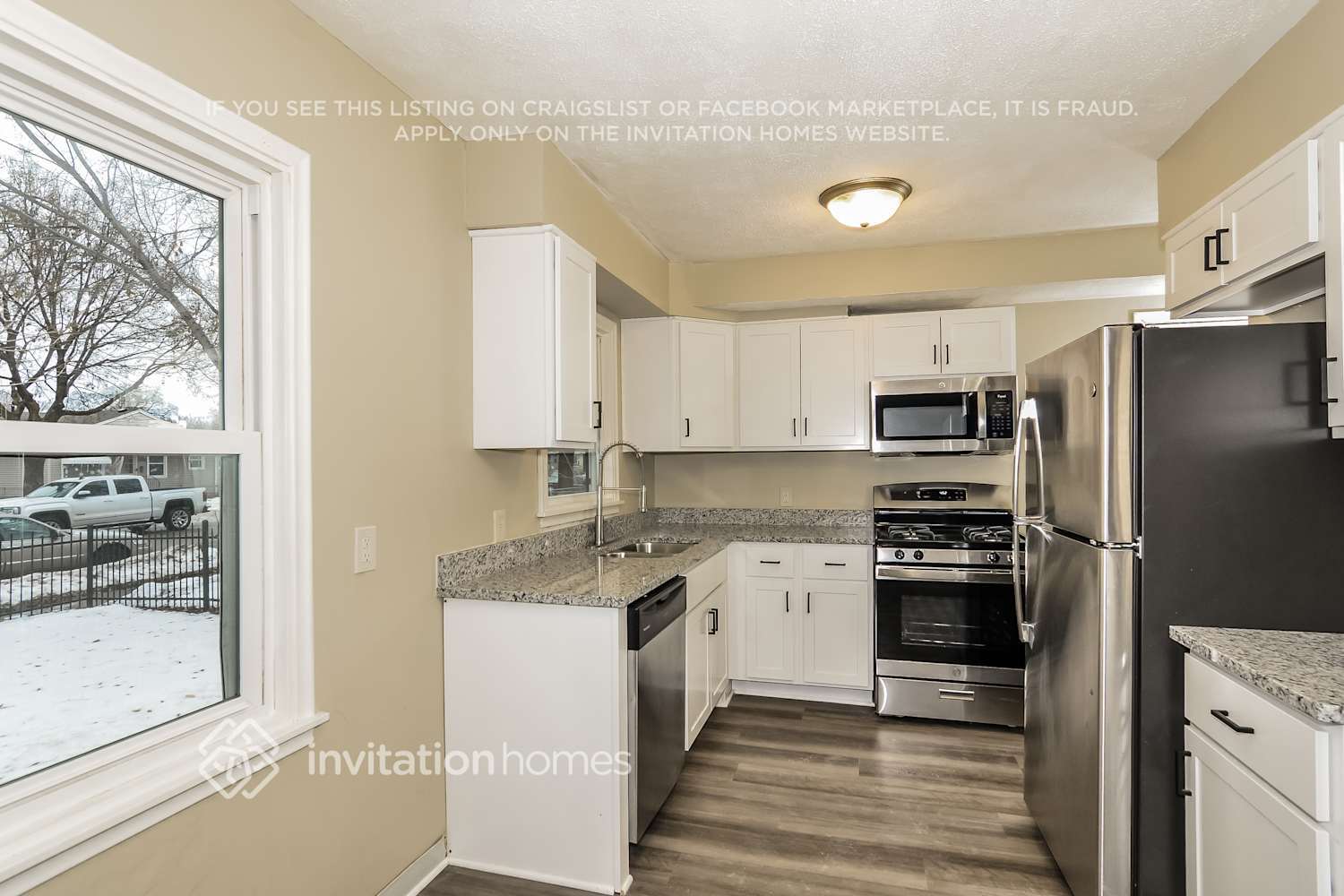 Building Photo - 4016 5th Ave S