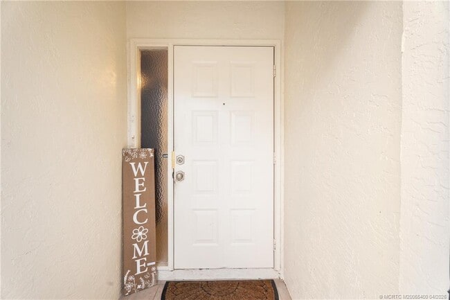 Building Photo - 2054 SW Silver Pine Way