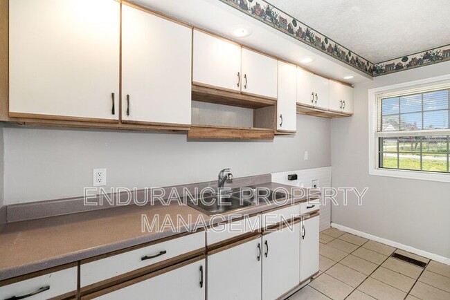Building Photo - 9500 Ridgemoor Ave