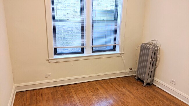 Primary Photo - 2215 Ridge Ave