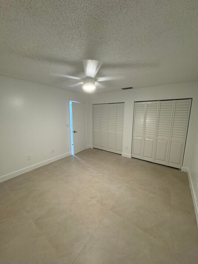 Building Photo - 1148 Summit Trail Cir