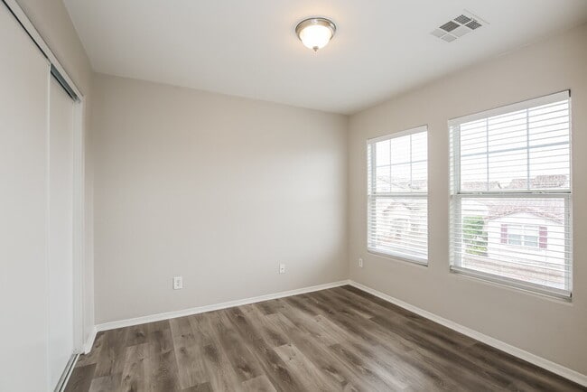 Building Photo - 6674 Brick House Ave