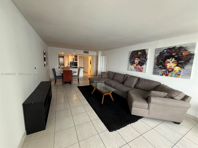 Building Photo - 1717 N Bayshore Dr