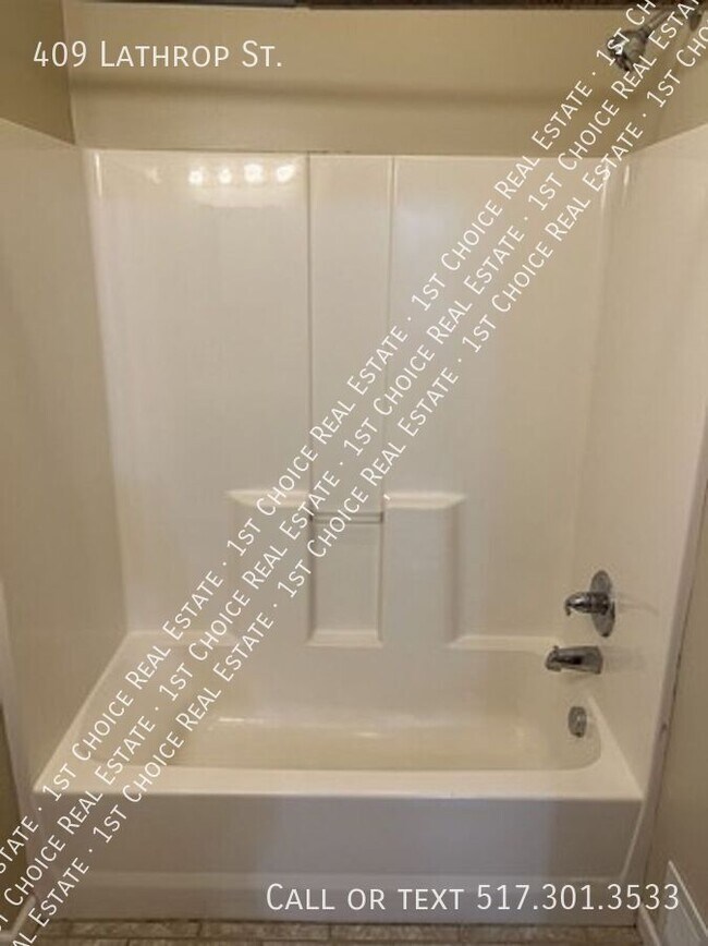 Building Photo - 409 Lathrop St