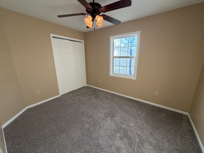 Building Photo - 515 W 3rd St