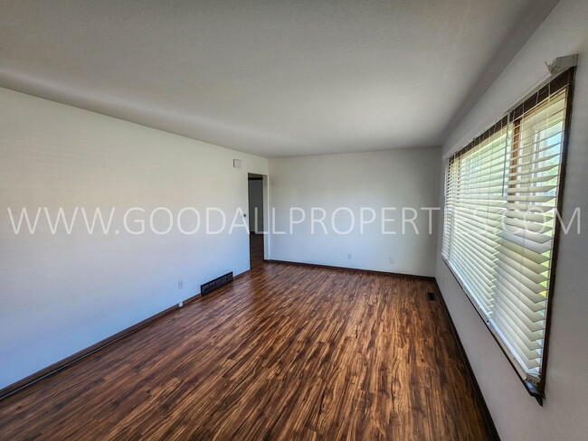 Building Photo - Ranch 3 bedroom home in Van Van Meter