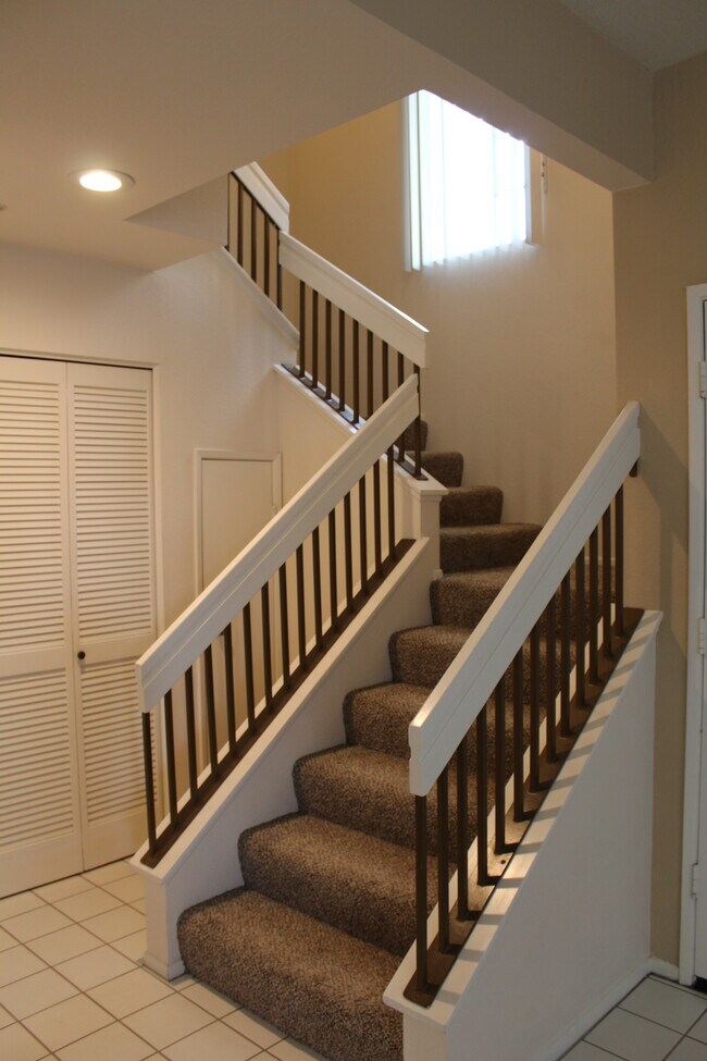 Building Photo - 224 Gallery Way