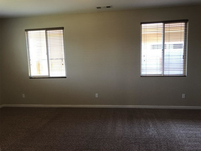 Building Photo - 4719 Ryzona Dr