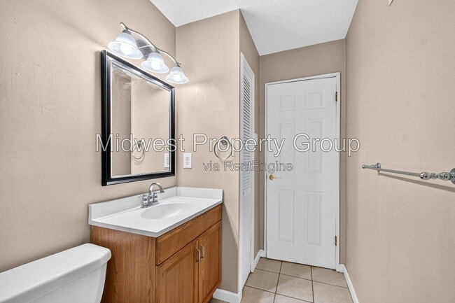 Building Photo - 1205 Acredale Dr