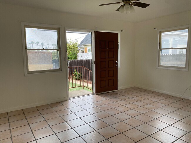 Building Photo - 2735 A Ave