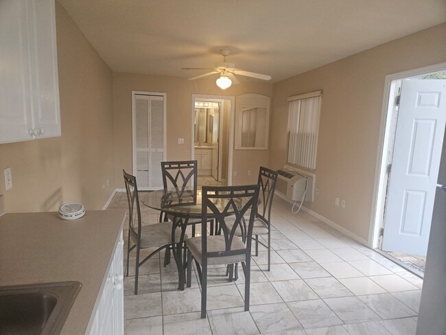 Building Photo - 163 Mango Dr