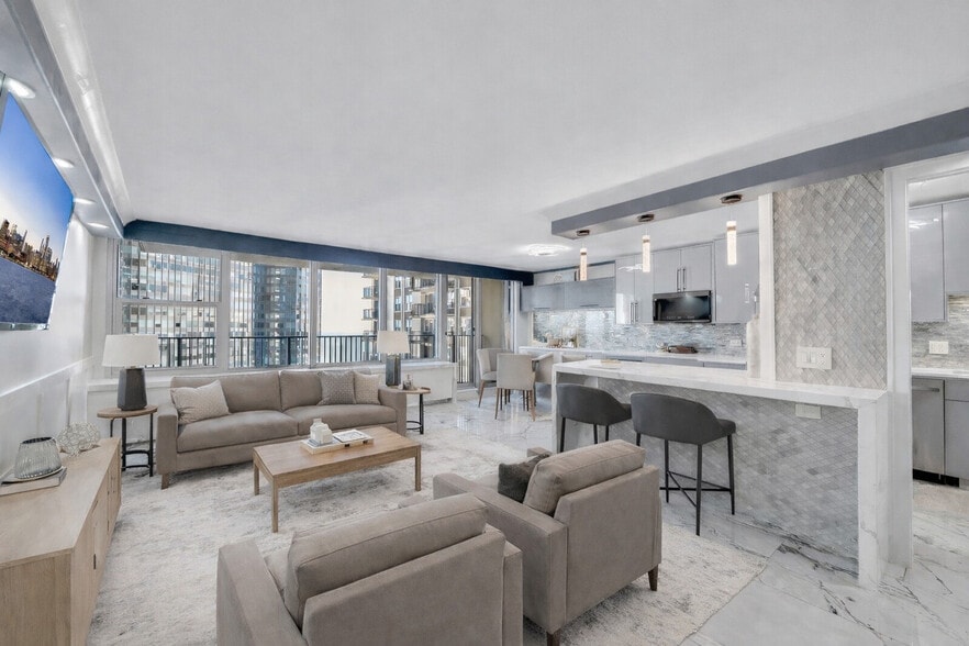 Building Photo - 400 E Randolph St