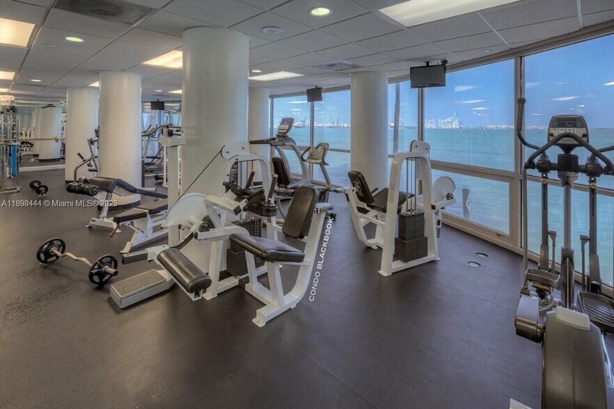 Building Photo - 770 Claughton Island Dr