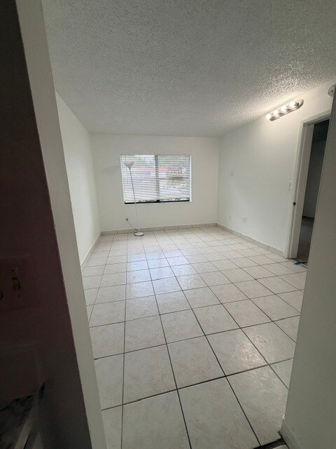 Building Photo - 9704 Hammocks Blvd