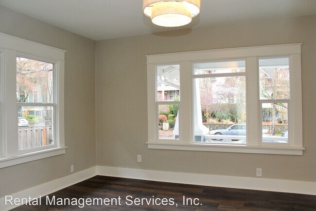 Building Photo - 4 br, 1.5 bath House - 36 NE Beech St # A