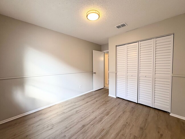 Building Photo - Cute 3B/2B Home in Hidden Lakes - Community Pool