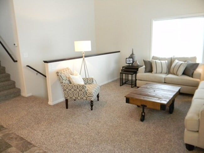 Building Photo - 3 bedroom Twin home