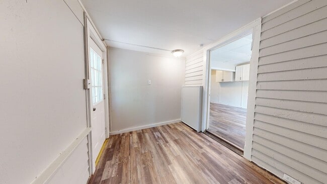 Building Photo - Huge 4 Bedroom Single Family House - almost 1500 SQ FT!