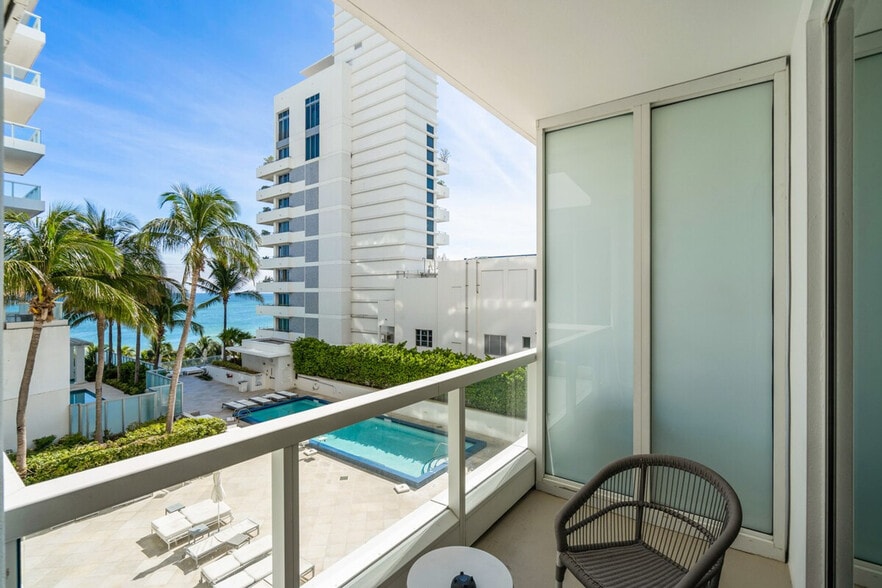 Building Photo - 4343 Collins Ave