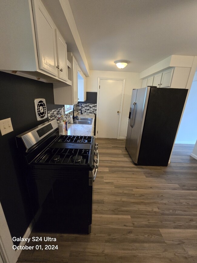 Kitchen - 21 Cree Dr