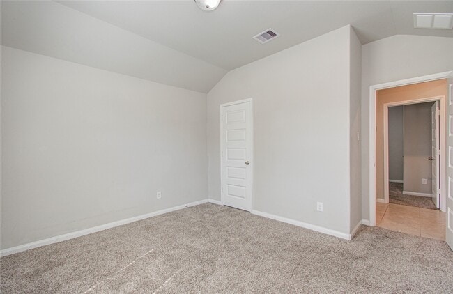 Building Photo - 2815 Dry Creek Dr