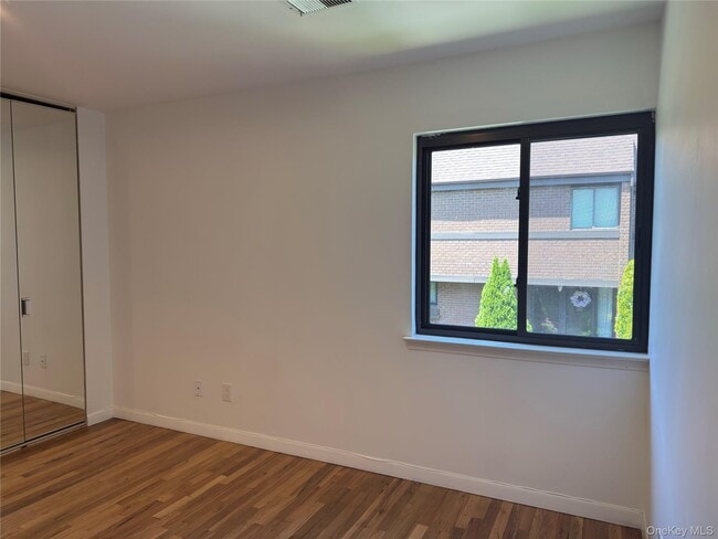 Building Photo - 15 Old Field