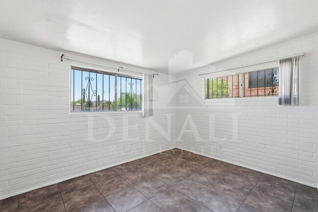 Building Photo - 1808 W Caravelle Rd