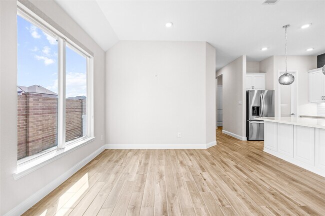 Building Photo - 15302 Spanish Ranchos Wy