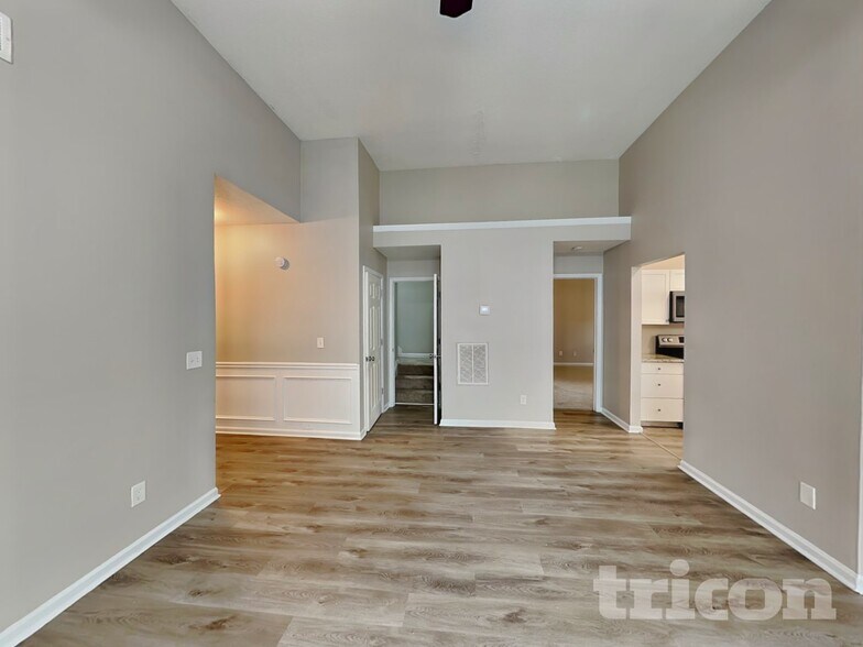Building Photo - 944 Brisley Cir