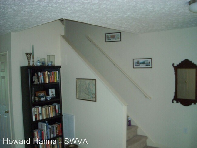 Building Photo - 3 br, 2.5 bath House - 76 Pinnacle Lane