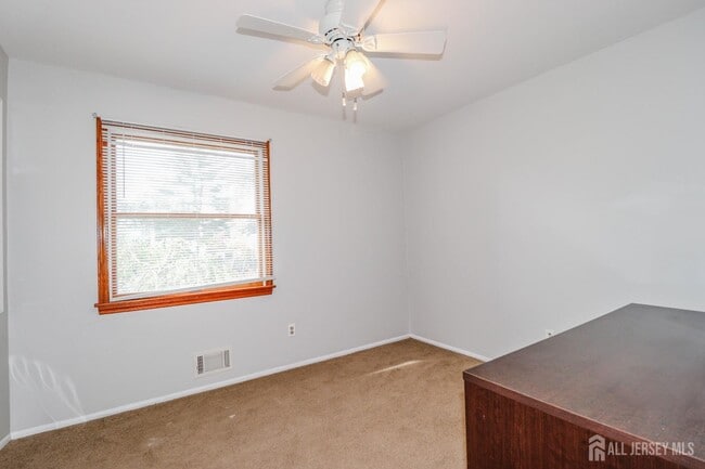 Building Photo - 5 Timothy Ct