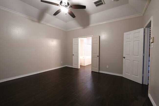 Building Photo - 212 Rolling Springs Ln