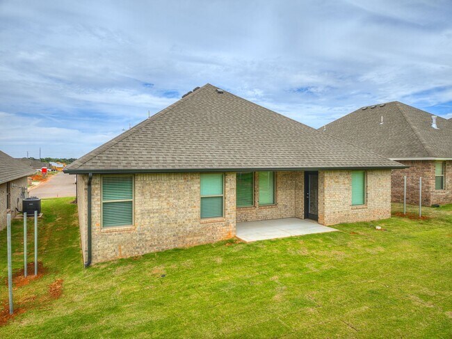 Building Photo - Newer Home + Deer Creek Schools + Storm Shelter