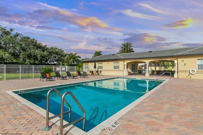 Building Photo - 2060 Greenview Shores Blvd